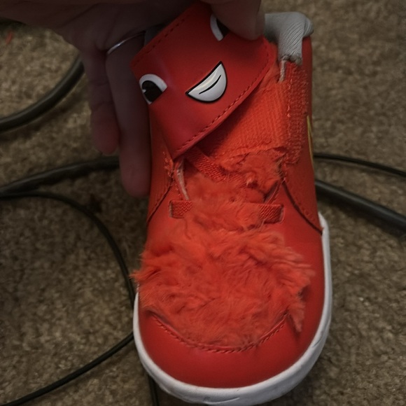 Cute baby Nike Team Hustle D9 lil ‘Fast n Furry’ chili red. Toddler size 6c - Picture 9 of 9